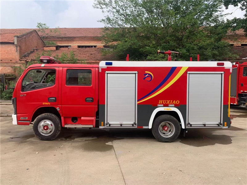 DONGFENG 6TON Firetruck vízhabos tűzoltó teherautó speciális jármű 4000L 6000L2