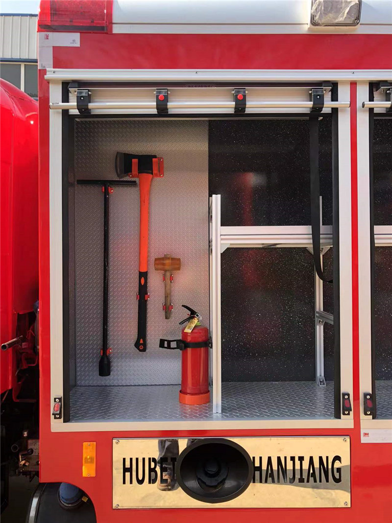 Nuevo extintor de incendios de bomba de tanque de agua Sinotruk HOWO 4ton5