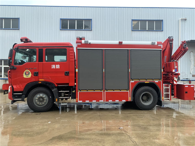 Tanque de escuma de auga Camión de loita contra incendios Motor de rescate Camión de bombeiros2