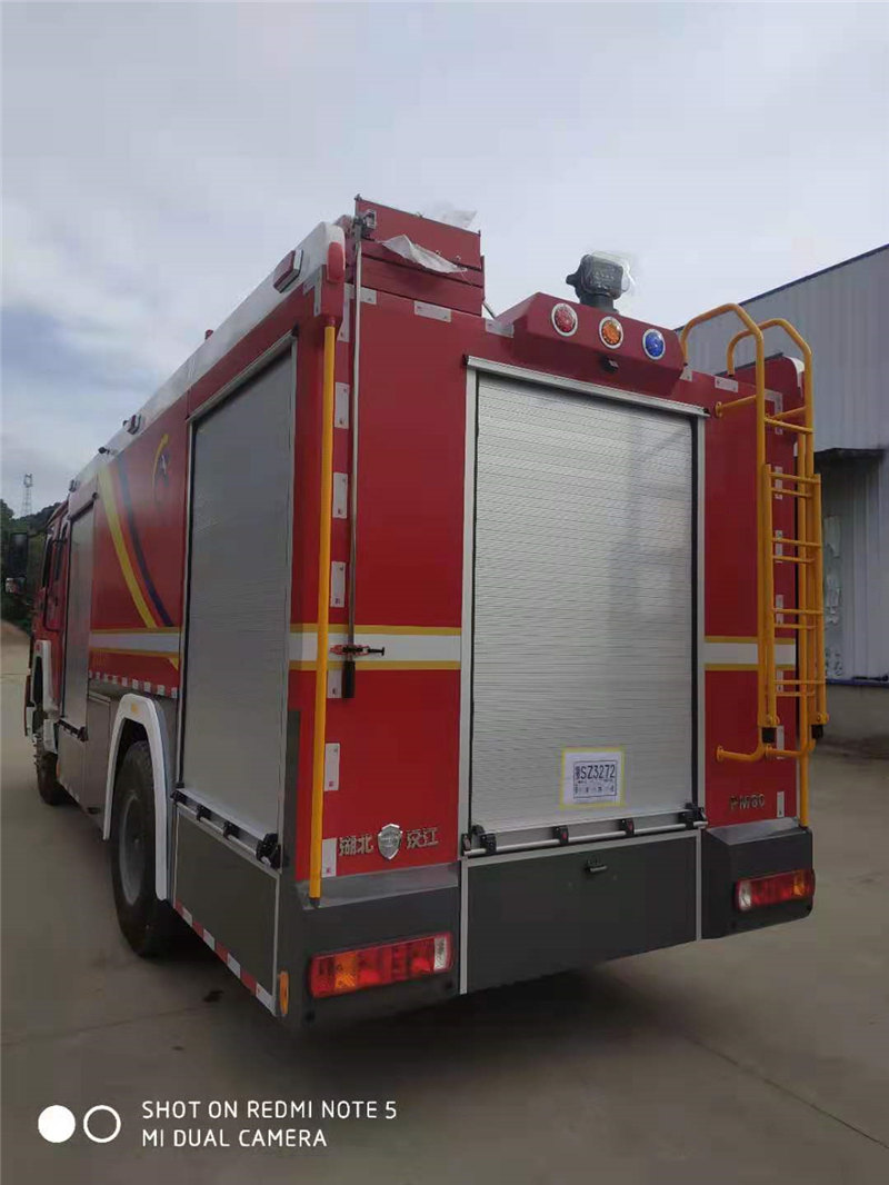 Big Discount 18ton BENZ Fire Fighting Truck3